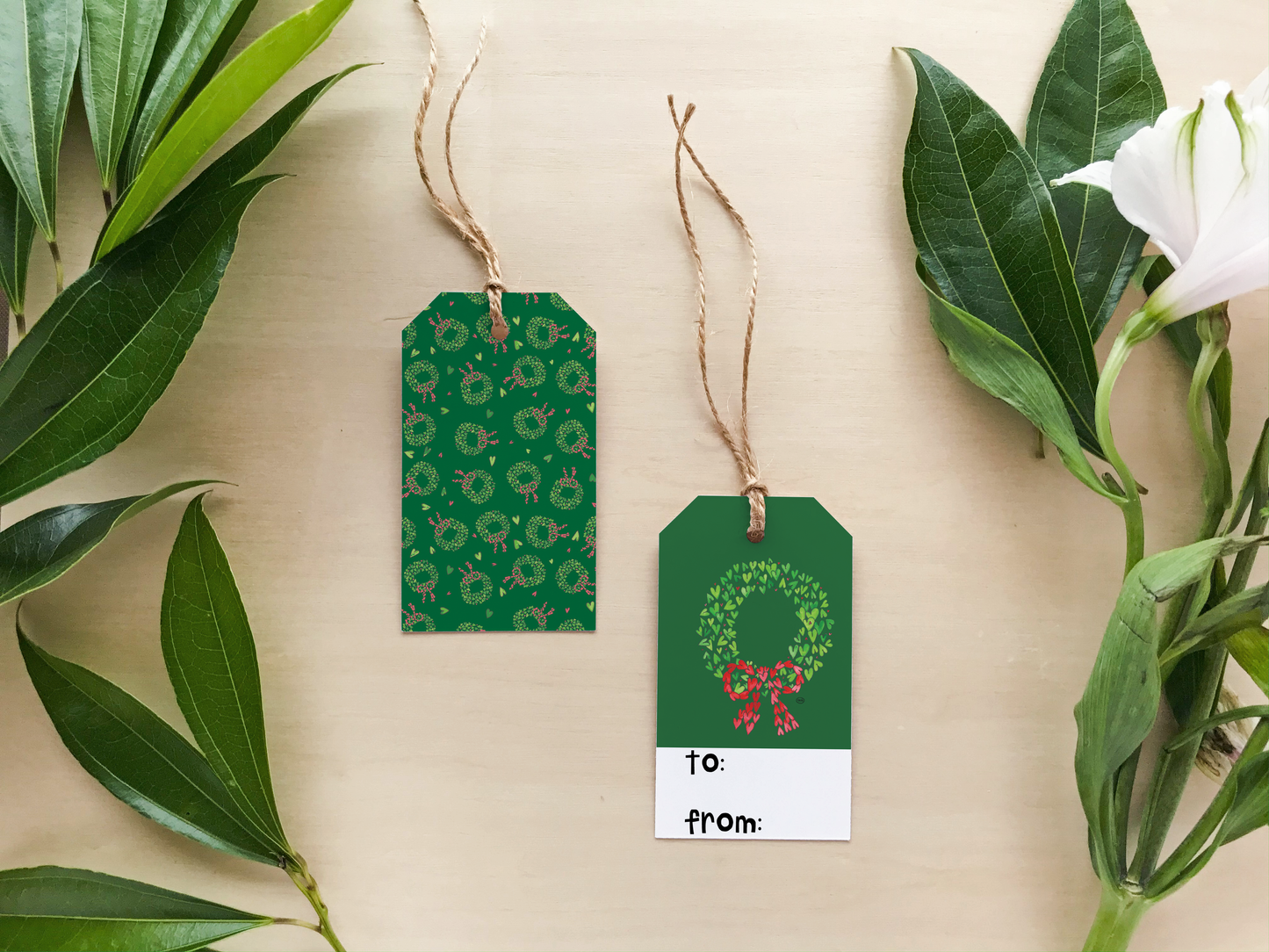 Holiday Wreath Wrapping Paper & Gift Tag Set