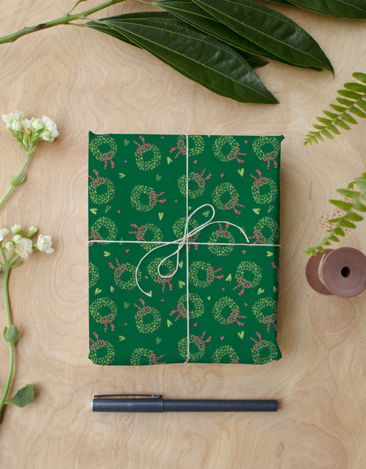Holiday Wreath Wrapping Paper & Gift Tag Set